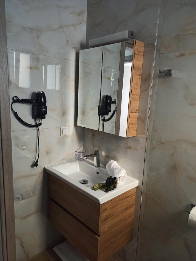 Cyclops Luxury Apartments 이구메니차 외부 사진